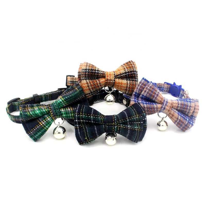 สก๊อตผ้าตาหมากรุก Bowtie Cat หัวเข็มขัดนิรภัยพร้อมกระดิ่งผ้าฝ้ายปรับความกว้าง 13-22cm