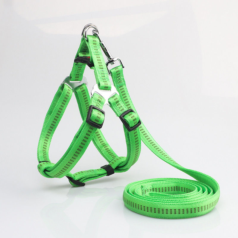 No Pull Absorbent Non Slip Nylon Dog สายจูงสายรัดปรับระดับได้